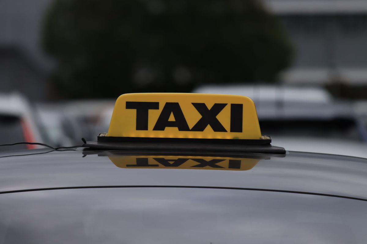 Sedan and SUV options for Toronto Pearson Airport taxi and limo transfers